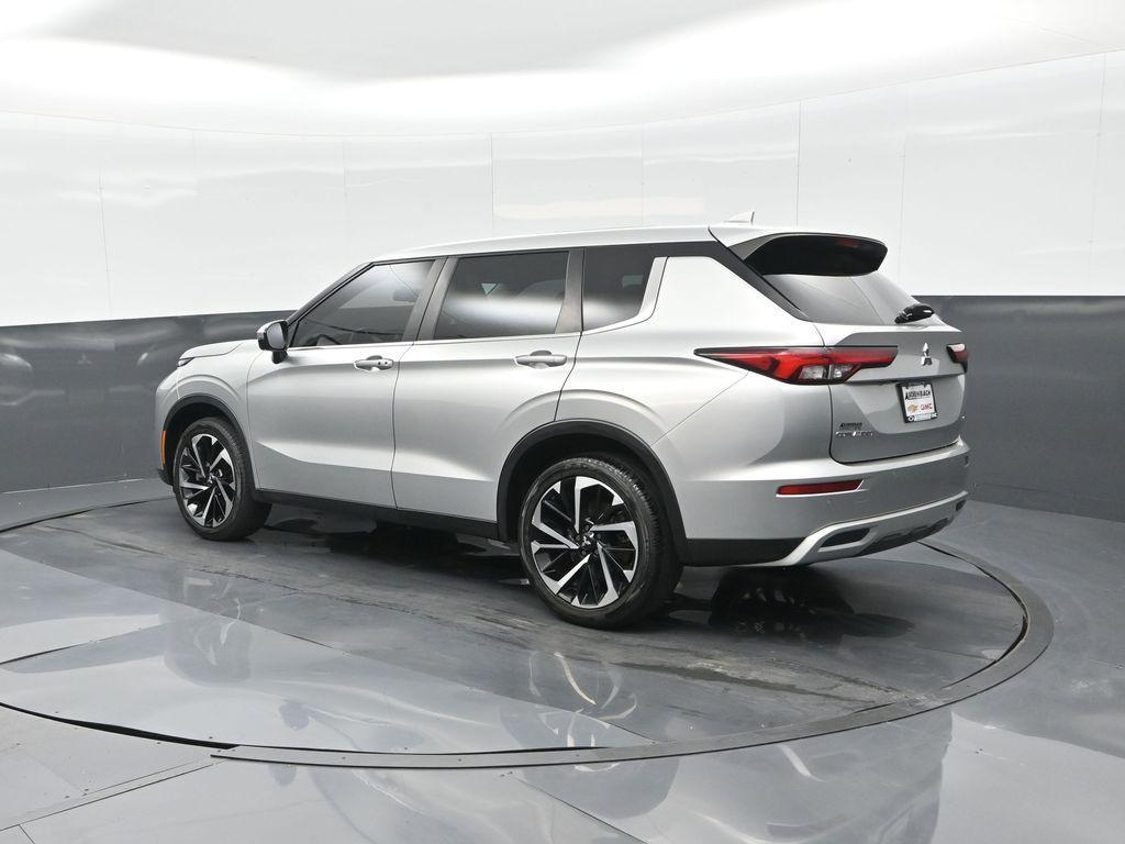 used 2023 Mitsubishi Outlander car, priced at $21,996