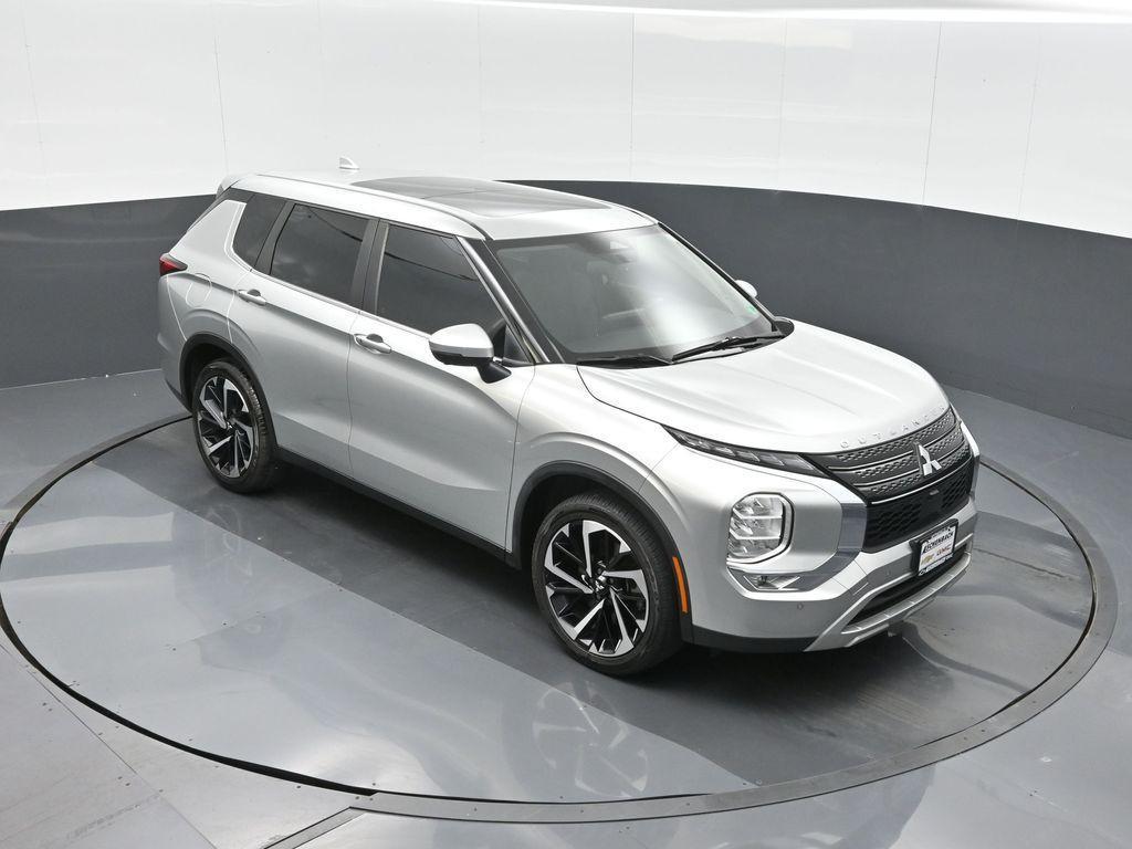 used 2023 Mitsubishi Outlander car, priced at $21,996