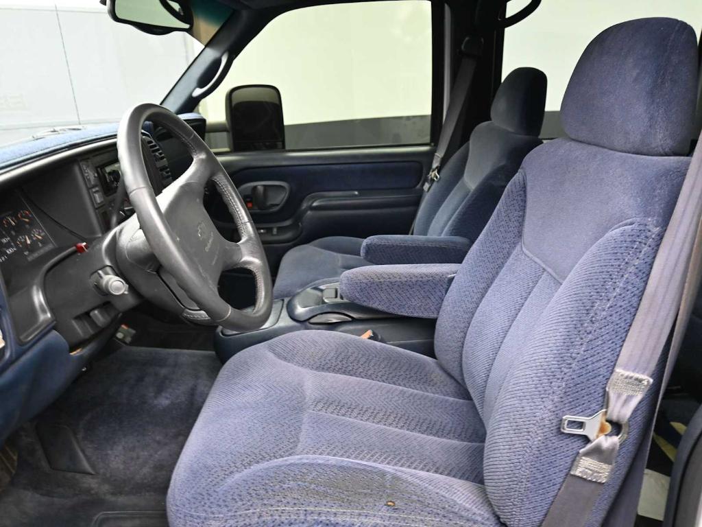 used 1997 Chevrolet Suburban car, priced at $9,998