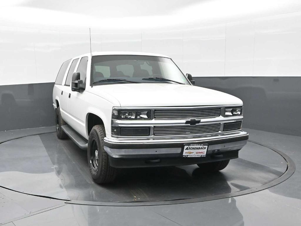 used 1997 Chevrolet Suburban car, priced at $9,998