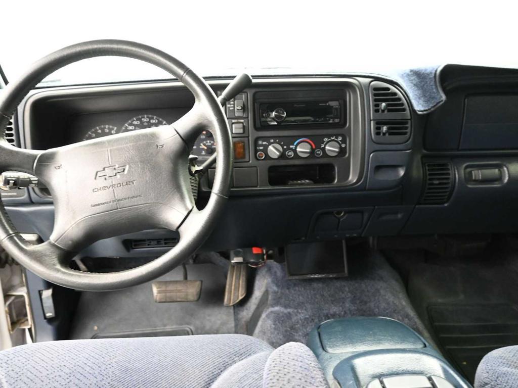 used 1997 Chevrolet Suburban car, priced at $9,998