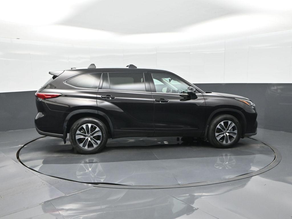 used 2021 Toyota Highlander car, priced at $33,752