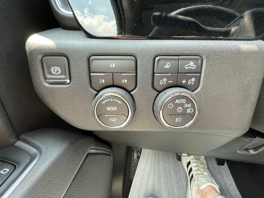 new 2025 Chevrolet Silverado 3500 car, priced at $77,179