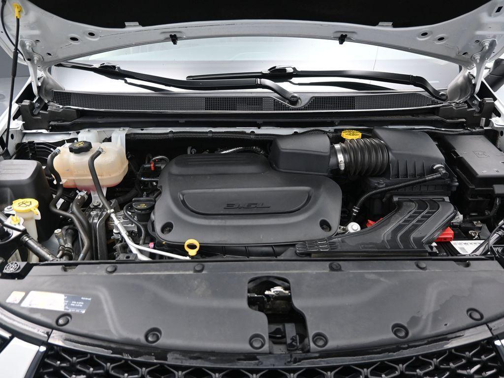 used 2023 Chrysler Pacifica car