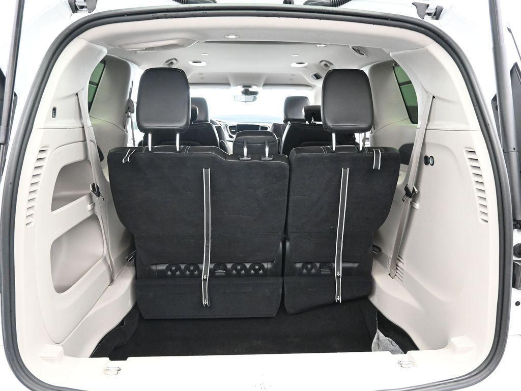used 2023 Chrysler Pacifica car