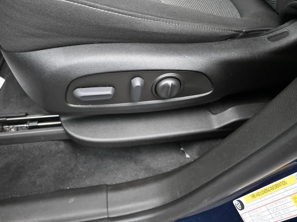 used 2023 Chevrolet Traverse car, priced at $33,548