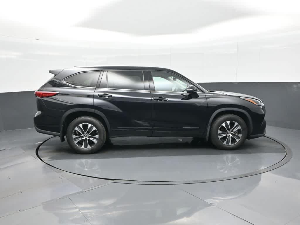 used 2022 Toyota Highlander car, priced at $36,531
