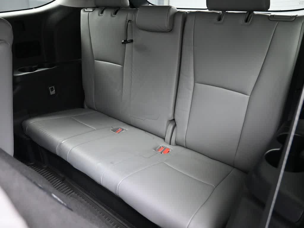 used 2022 Toyota Highlander car, priced at $36,531