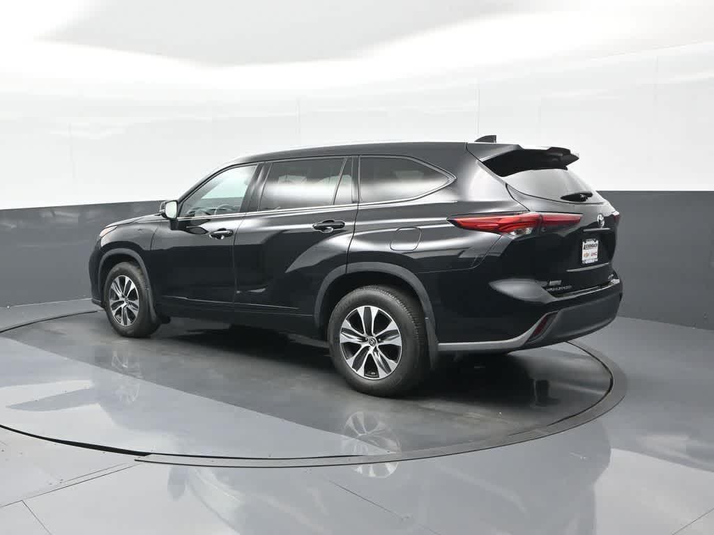 used 2022 Toyota Highlander car, priced at $36,531