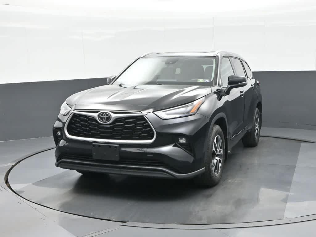 used 2022 Toyota Highlander car, priced at $36,531