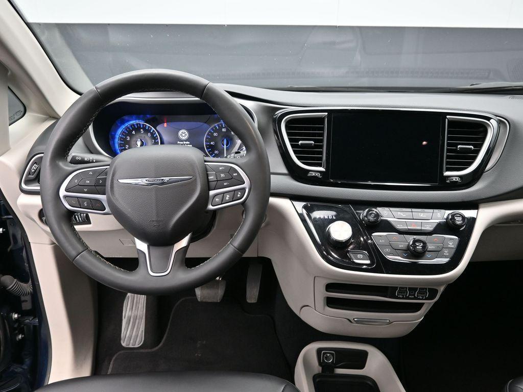 used 2023 Chrysler Pacifica car, priced at $23,678