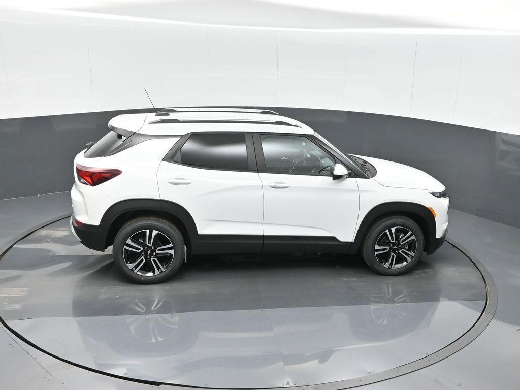 new 2025 Chevrolet TrailBlazer car, priced at $27,600