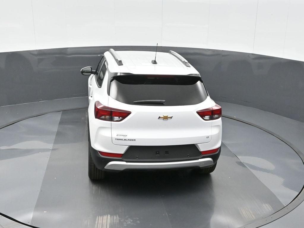 new 2025 Chevrolet TrailBlazer car, priced at $27,600