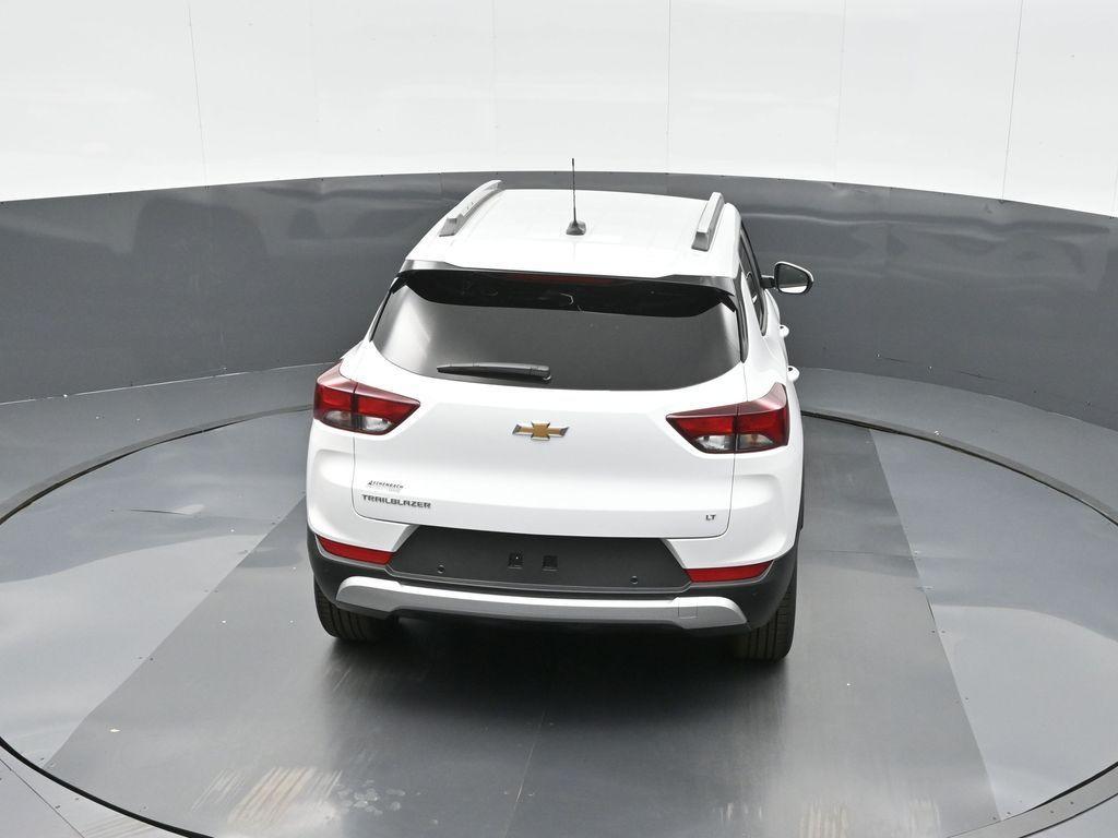 new 2025 Chevrolet TrailBlazer car, priced at $27,600