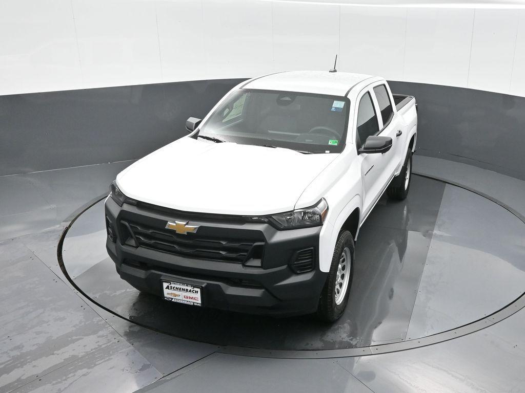 new 2025 Chevrolet Colorado car, priced at $33,400
