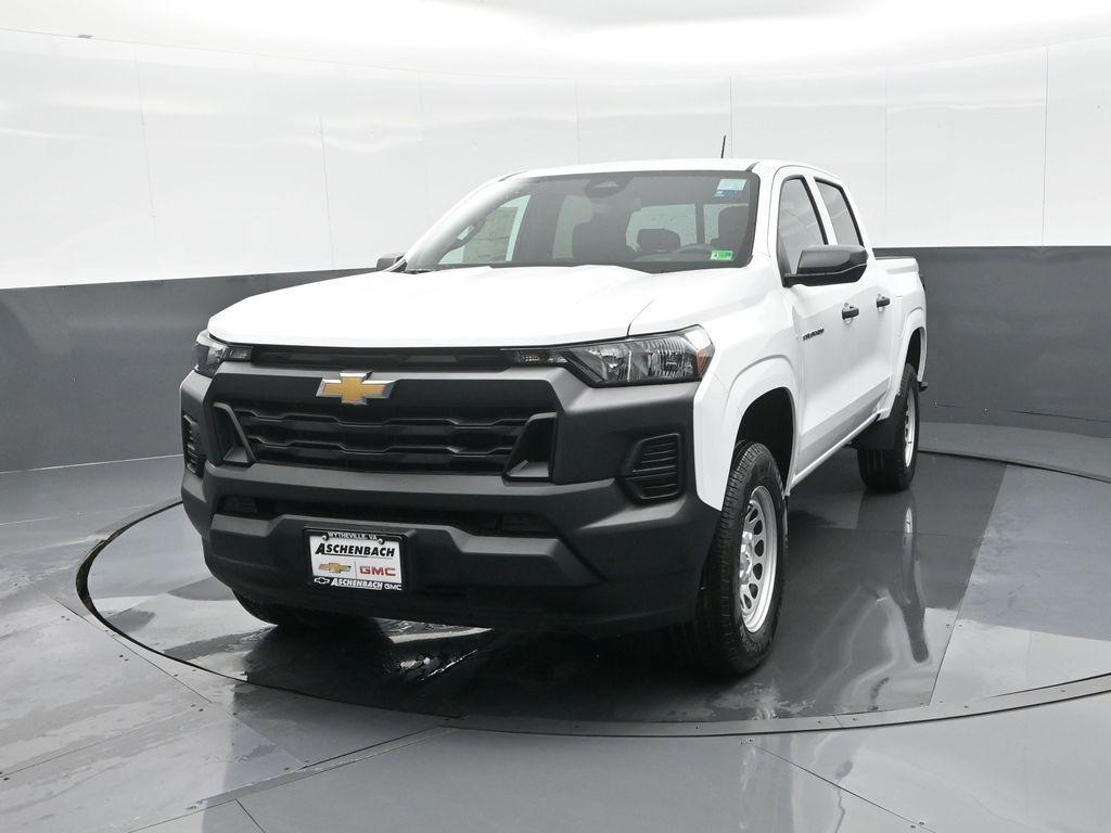 new 2025 Chevrolet Colorado car, priced at $33,400