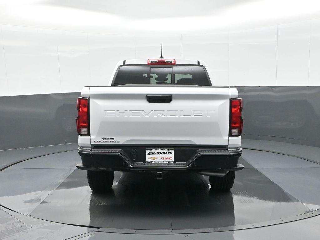 new 2025 Chevrolet Colorado car, priced at $33,400