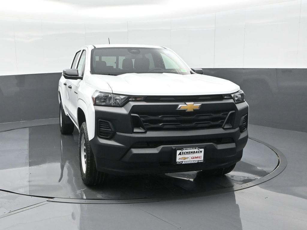 new 2025 Chevrolet Colorado car, priced at $33,400