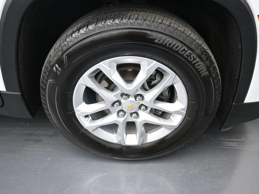 used 2022 Chevrolet Traverse car, priced at $29,613