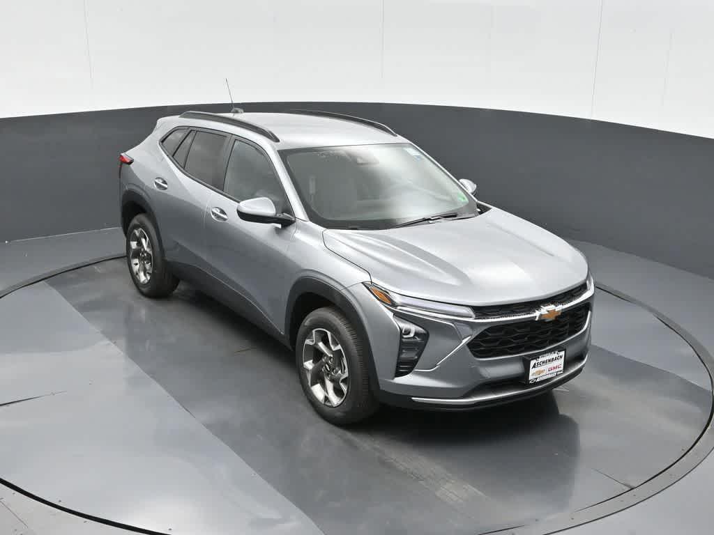 new 2025 Chevrolet Trax car, priced at $24,025
