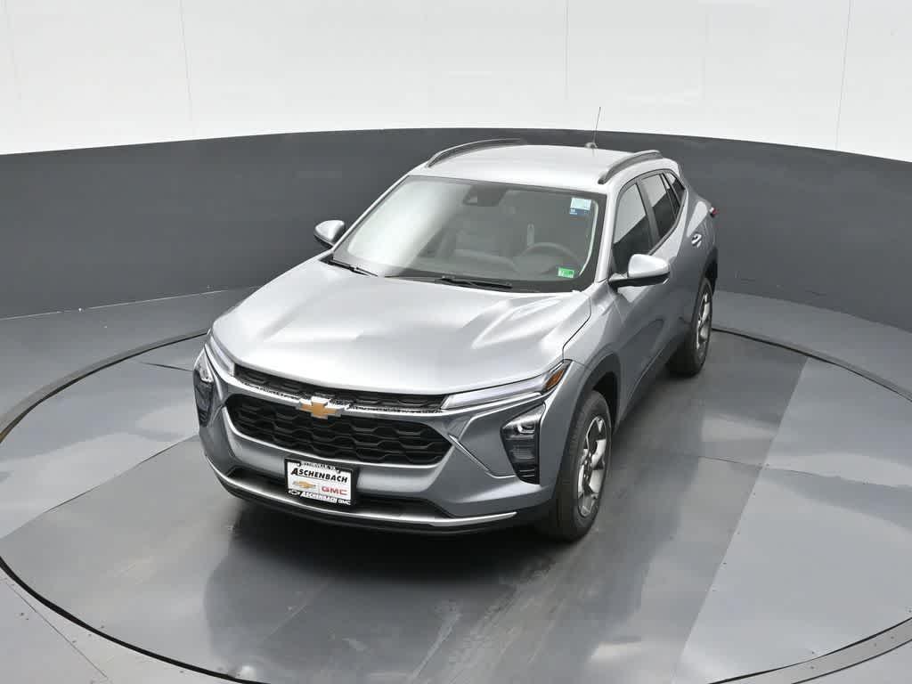 new 2025 Chevrolet Trax car, priced at $24,025
