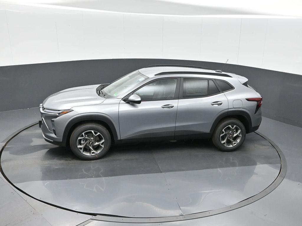 new 2025 Chevrolet Trax car, priced at $24,095