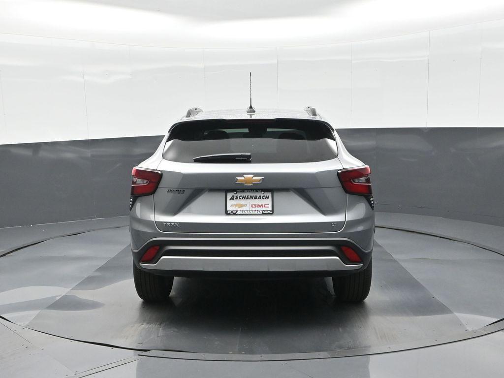 new 2025 Chevrolet Trax car, priced at $24,095