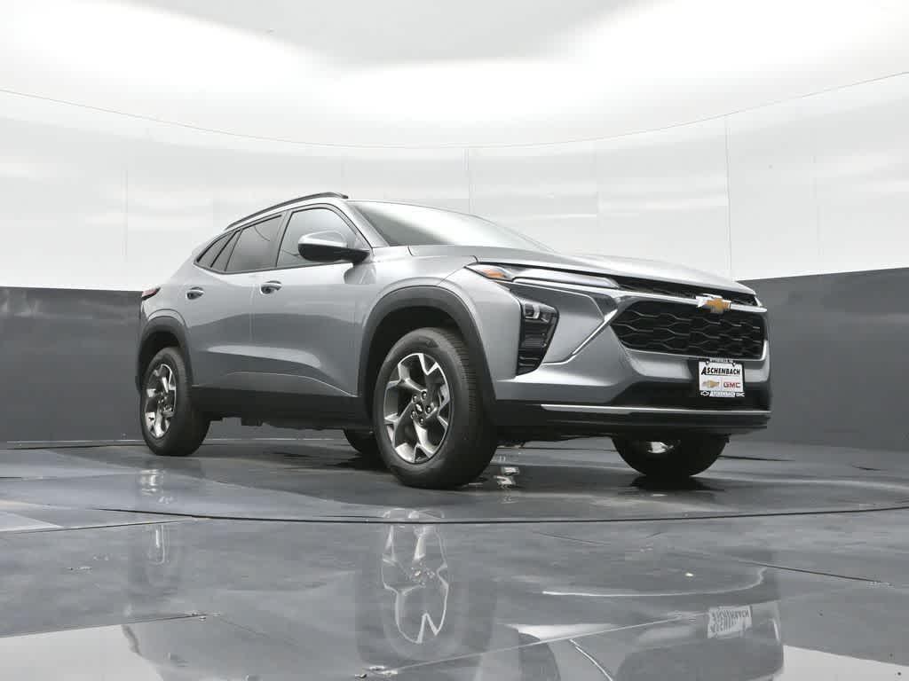new 2025 Chevrolet Trax car, priced at $24,025