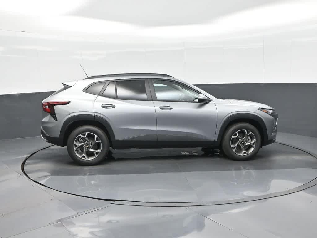 new 2025 Chevrolet Trax car, priced at $24,025