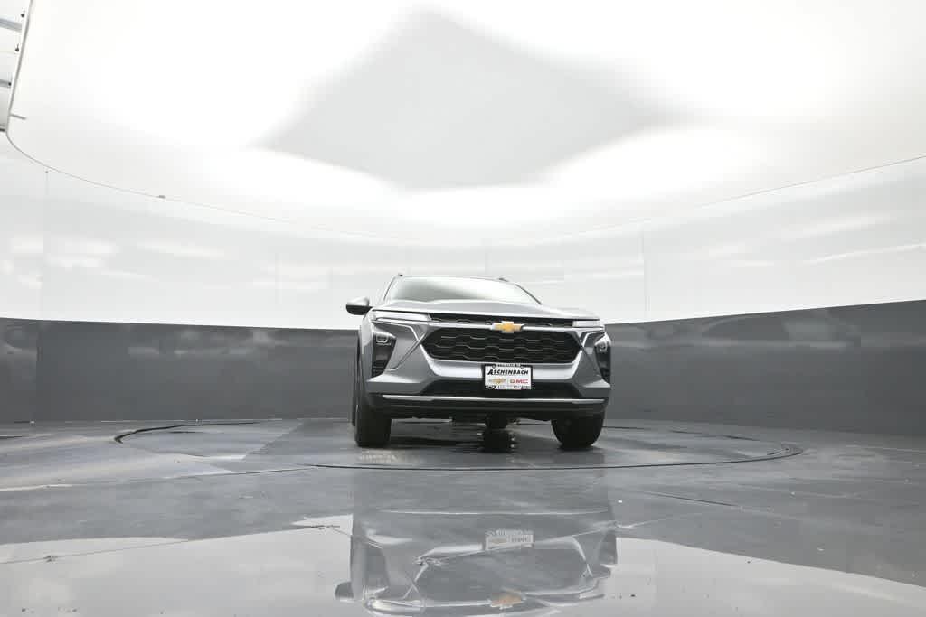 new 2025 Chevrolet Trax car, priced at $24,025