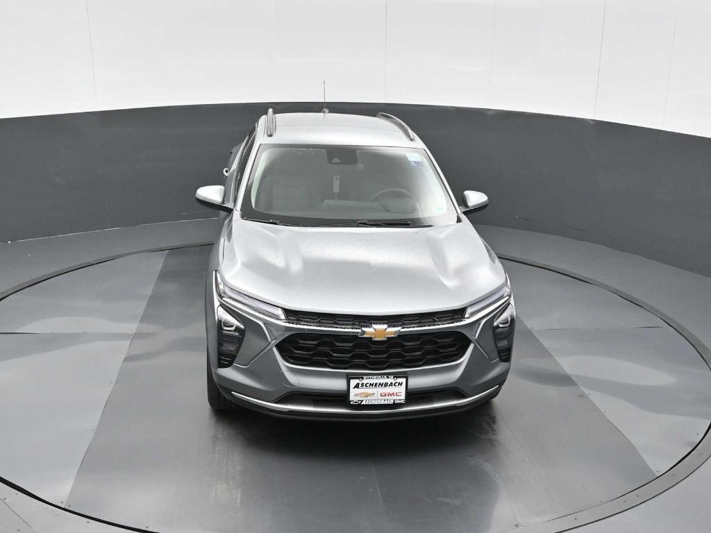 new 2025 Chevrolet Trax car, priced at $22,495