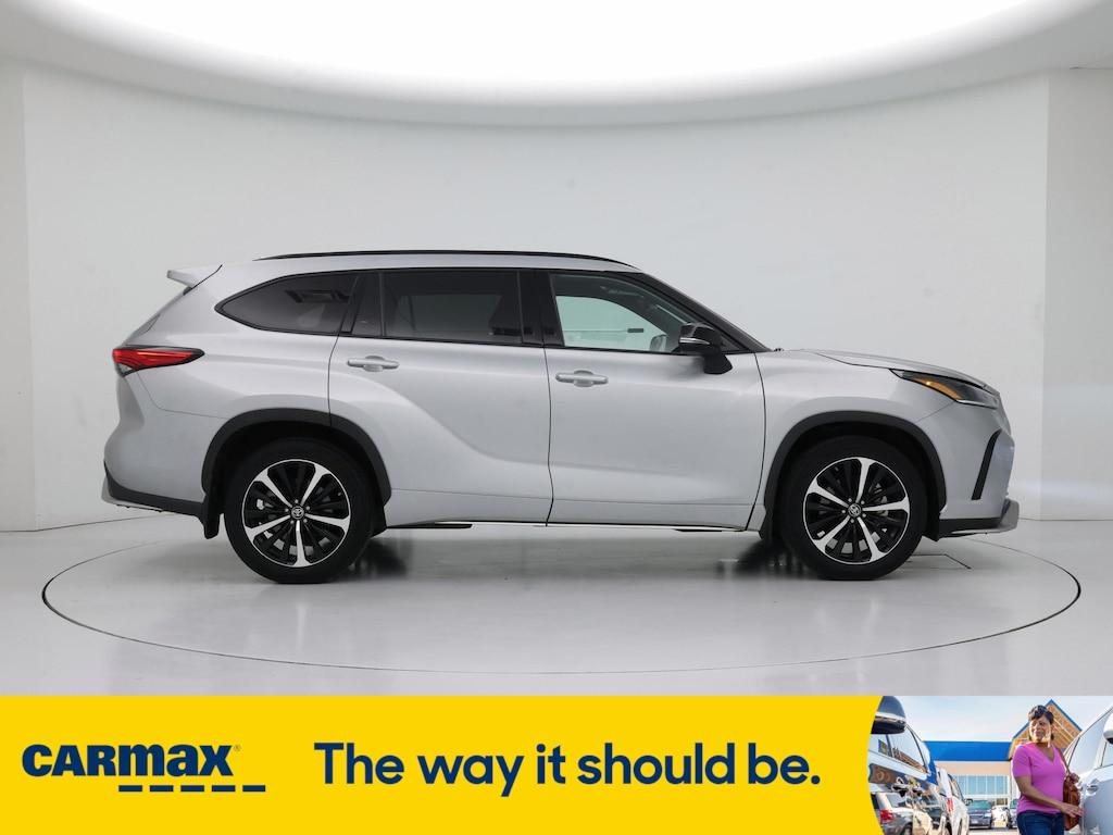 used 2021 Toyota Highlander car, priced at $30,998