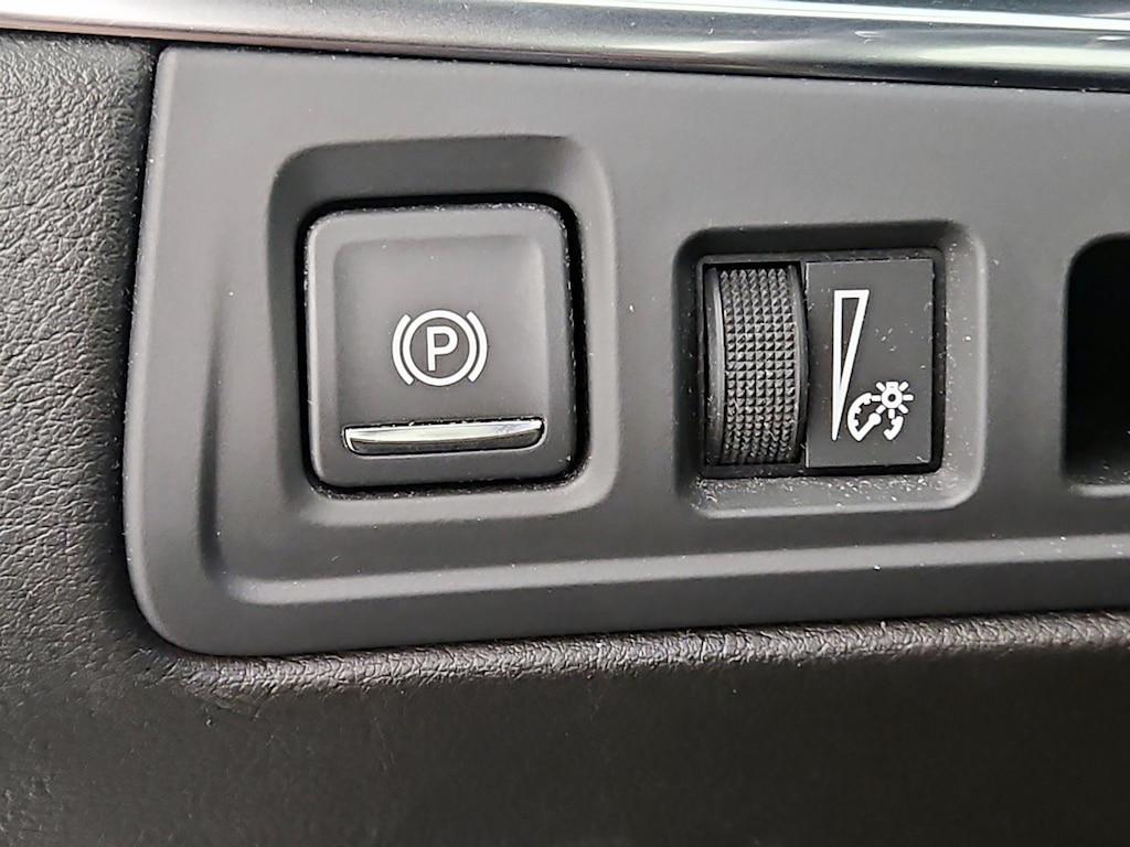 used 2021 Cadillac XT5 car, priced at $25,998