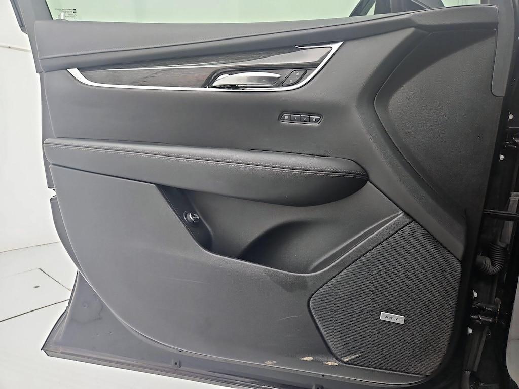 used 2021 Cadillac XT5 car, priced at $25,998