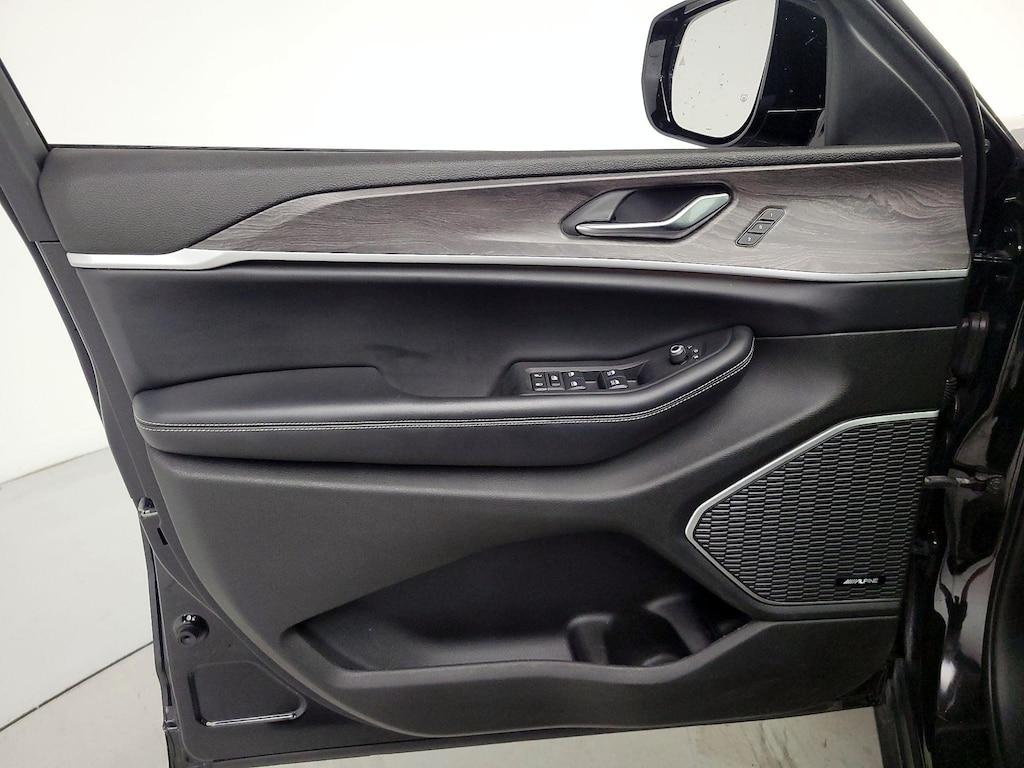 used 2022 Jeep Grand Cherokee car, priced at $32,998