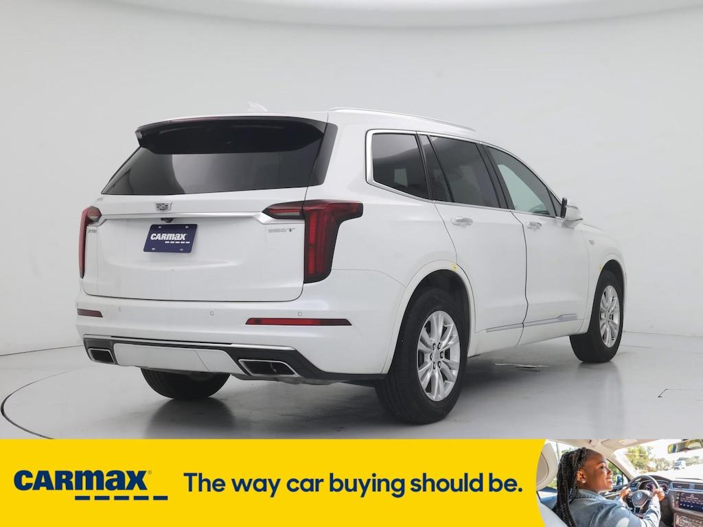 used 2022 Cadillac XT6 car, priced at $31,998