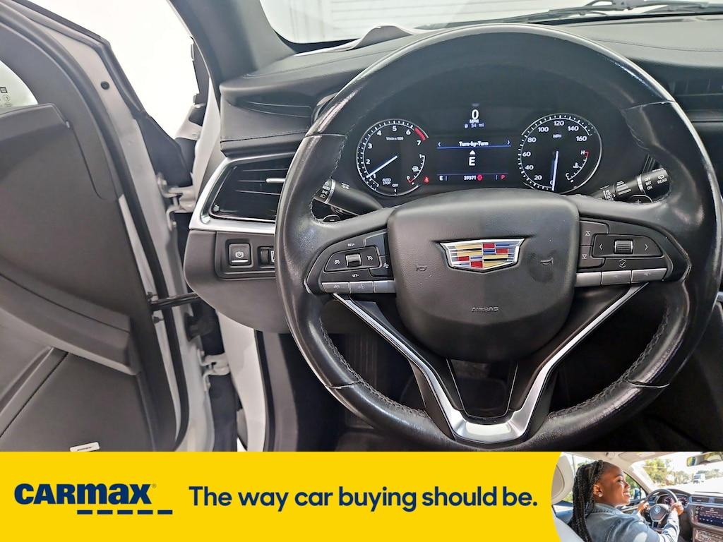 used 2022 Cadillac XT6 car, priced at $31,998