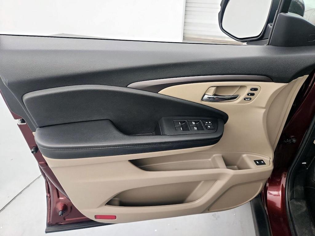 used 2022 Honda Pilot car, priced at $30,998