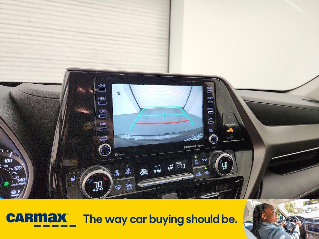 used 2020 Toyota Highlander Hybrid car, priced at $32,998