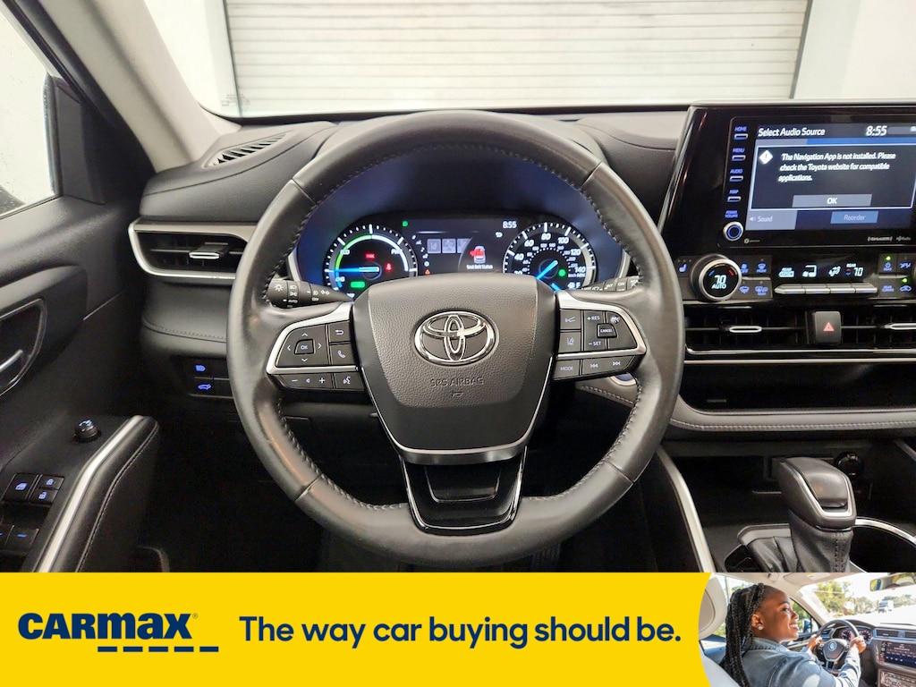 used 2020 Toyota Highlander Hybrid car, priced at $32,998