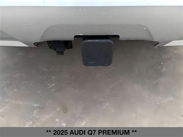 new 2025 Audi Q7 car, priced at $68,555