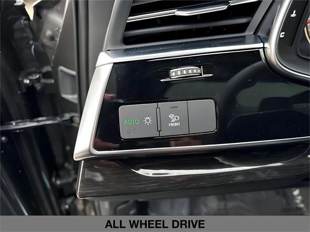 new 2025 Audi Q7 car, priced at $68,555