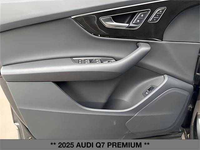 new 2025 Audi Q7 car, priced at $68,555