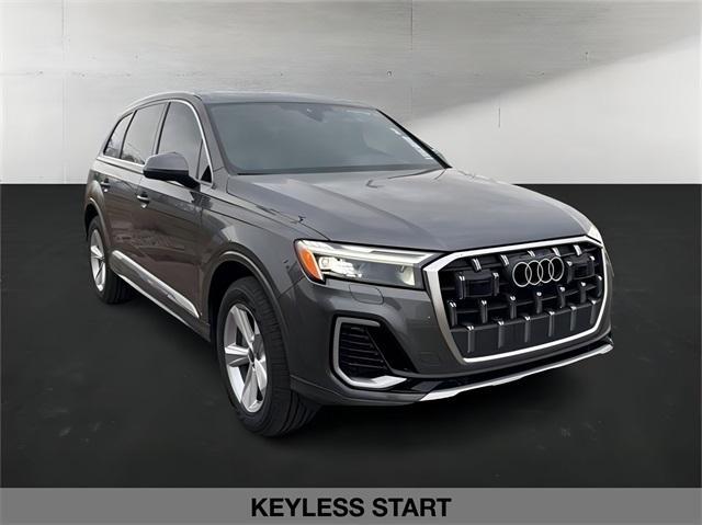 new 2025 Audi Q7 car, priced at $68,555