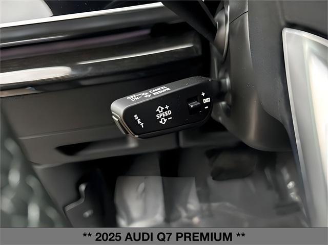 new 2025 Audi Q7 car, priced at $68,555