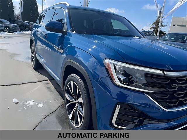 new 2025 Volkswagen Atlas car, priced at $54,999