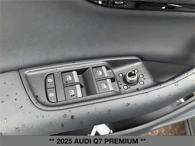 new 2025 Audi Q7 car, priced at $65,500