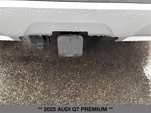 new 2025 Audi Q7 car, priced at $65,500