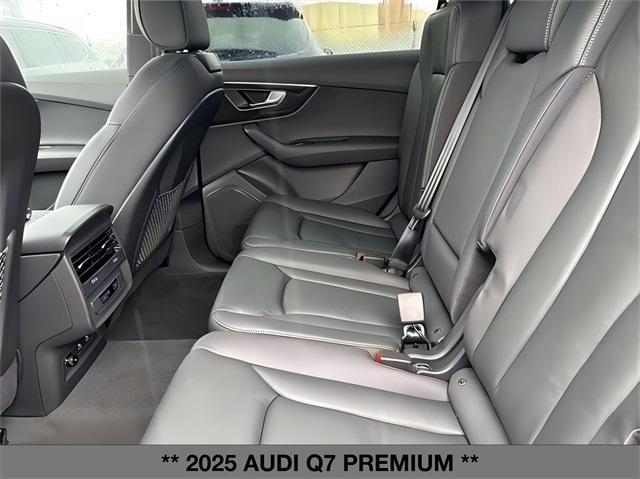 new 2025 Audi Q7 car, priced at $65,500