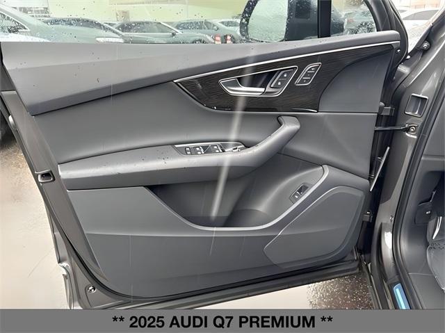 new 2025 Audi Q7 car, priced at $65,500
